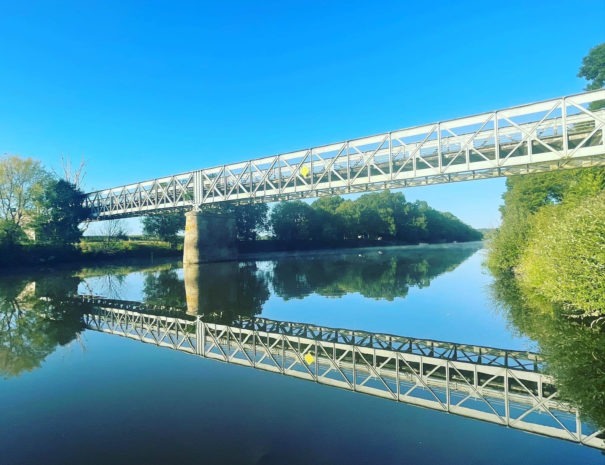 Le Pont de l'ilette avec halte bateau à 500 m de la maison