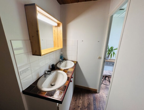 Gite droite : salle de bains à l'étage
