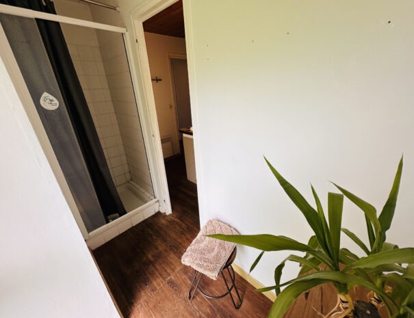 Gite droite : salle de bains à l'étage