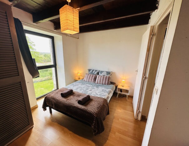 Gite gauche : chambre 3 avec 1 lit double 140 cm